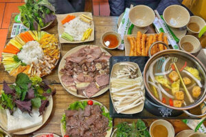 Lẩu bò nhúng dấm