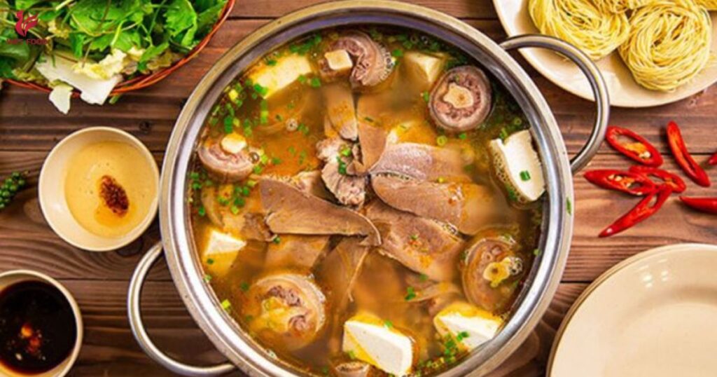 Thành phẩm lẩu bò khoai môn nóng hổi thơm ngon sau khi nấu
